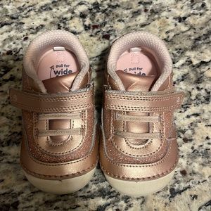 Stride Rite size 6 toddler girl